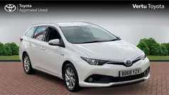 White Used 2019 Toyota Auris Hybrid Sport Estate | £13,826 (Fair price)