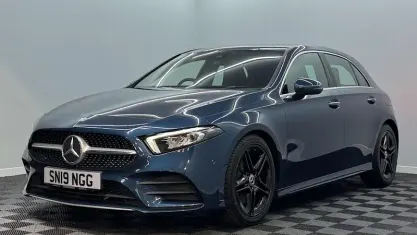 Usado Mercedes A220 AMG Line Premium 190 HP (139 kW) 2019 Azul Citadino