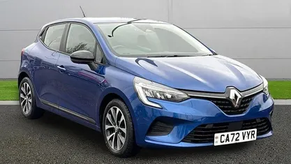 Used 2022 Renault Clio V Evolution Hatchback | £11,390 (Fair price)