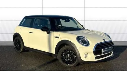 White Used 2018 Mini Cooper Hatch Hatchback | £9,659 (Fair price)