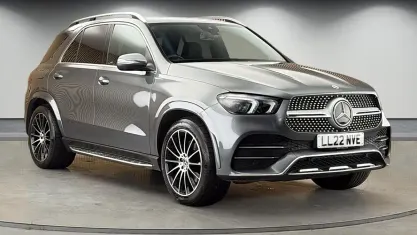 Käytetty Mercedes GLE400 AMG line 330 HP (242 kW) 2022 Harmaa Katumaasturi