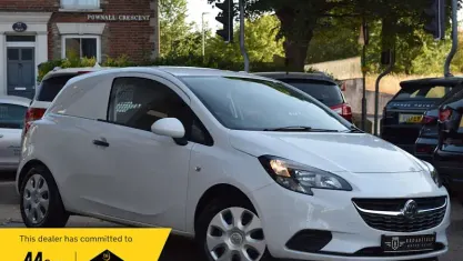 Used Vauxhall Corsa 95 HP (69 kW) 2018 White Hatchback