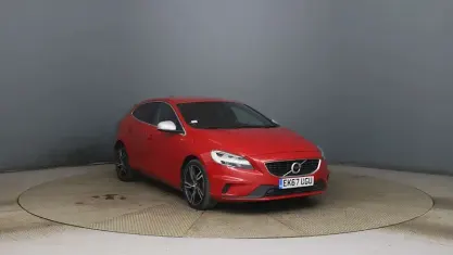 Used Volvo V40 R-Design 120 HP (88 kW) 2019 Hatchback