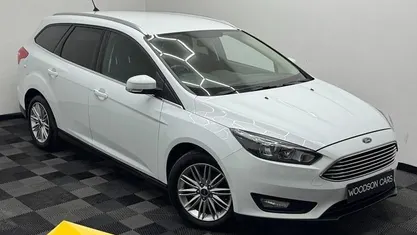 Used Ford Focus Zetec 120 HP (88 kW) 2017 White Estate