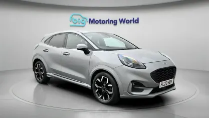 Usado Ford Puma ST-Line X 155 HP (114 kW) 2023 Prateado SUV
