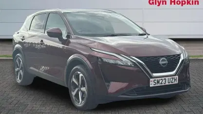 Used Nissan Qashqai N-Connecta 158 HP (116 kW) 2023 Red SUV