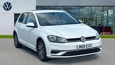 White Used 2018 VW Golf VII SE Hatchback | £15,101 (Fair price)