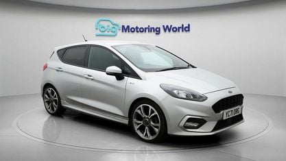 Używany Ford Fiesta ST-Line X 125 KM (91 kW) 2021 Srebrny Hatchback