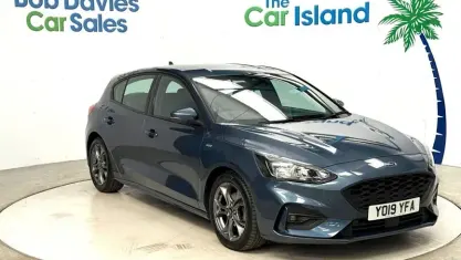 Used Ford Focus ST-Line 120 HP (88 kW) 2019 Blue Hatchback