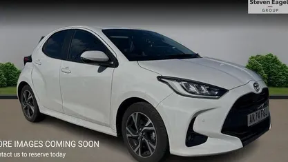 Begagnad Toyota Yaris Hybrid Design 116 HK (85 kW) 2026 Halvkombi