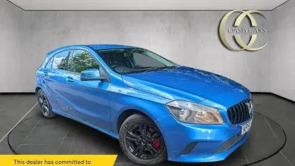 Used Mercedes A180 SE 122 HP (89 kW) 2016 Blue Hatchback