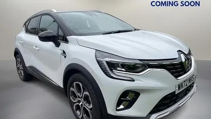 Used Renault Captur SE 145 HP (106 kW) 2022 White/black SUV