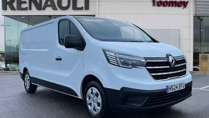 Used 2024 Renault Trafic MPV | £19,495 (Fair price)