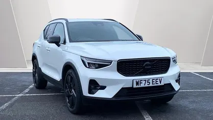 Used Volvo XC40 Plus 163 HP (119 kW) 2025 SUV