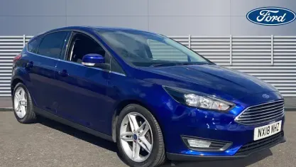 Gebraucht Ford Focus Zetec 125 PS (91 kW) 2017 Blau Kleinwagen