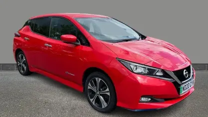 Used Nissan Leaf Tekna 160 kW (218 HP) 2020 Red Hatchback