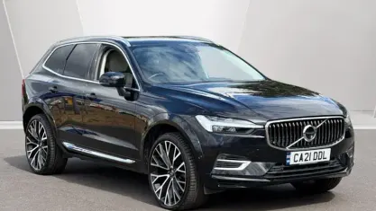 Used Volvo XC60 Inscription 390 HP (286 kW) 2021 Onyx black SUV