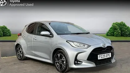 Used Toyota Yaris Hybrid Design 116 HP (85 kW) 2025 Silver Hatchback