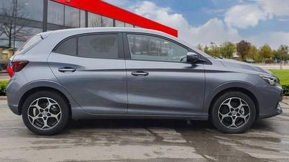 Używany MG MG3 Trophy 194 KM (142 kW) 2025 Czarny Hatchback