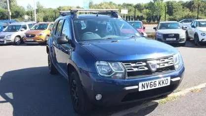 Used Dacia Duster Ambiance 110 HP (80 kW) 2016 Blue SUV