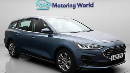 Begagnad Ford Focus Titanium 125 HK (91 kW) 2023 Blå Kombi