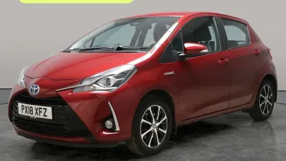 Używany Toyota Yaris Hybrid 134 KM (98 kW) 2018 Czerwony Hatchback