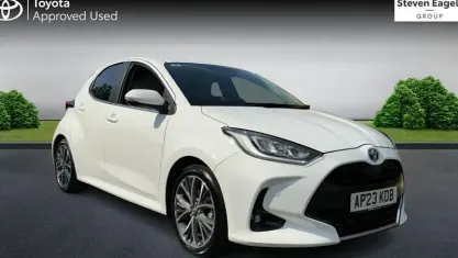 Used Toyota Yaris 116 HP (85 kW) 2023 White Hatchback