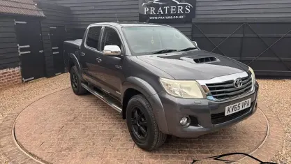 Usado Toyota HiLux 171 CV (125 kW) 2015 Gris Pickup/Camioneta