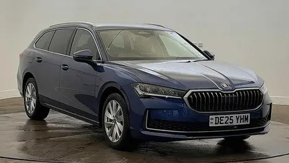 Blue Used 2025 Skoda Superb SE Technology Estate | £26,100 (Fair price)