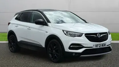 Used Vauxhall Grandland X SRi 131 HP (96 kW) 2021 White SUV