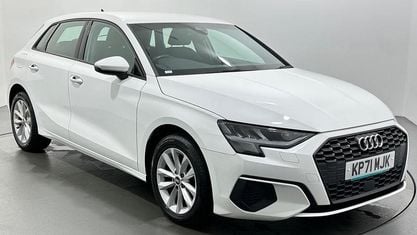 Używany Audi A3 Sportback 116 KM (85 kW) 2021 Biały Hatchback