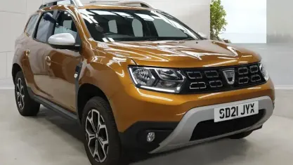 Begagnad Dacia Duster Prestige 131 HK (96 kW) 2021 Orange SUV