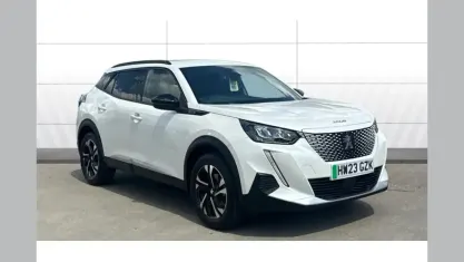 Used Peugeot e-2008 Allure+ 100 kW (136 HP) 2023 White SUV