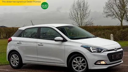 White Used 2017 Hyundai i20 SE Hatchback | £6,695 (Fair price)
