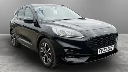 Käytetty Ford Kuga ST-Line X 150 HP (110 kW) 2023 Katumaasturi