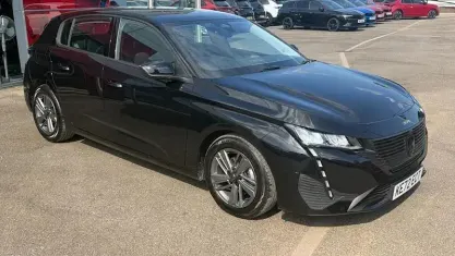 Used Peugeot 308 Active Premium 131 HP (96 kW) 2023 Black Hatchback