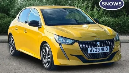Used Peugeot 208 Allure+ 102 HP (75 kW) 2023 Yellow Hatchback