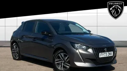 Usado Peugeot 208 Active+ 102 HP (75 kW) 2023 Cinzento Citadino