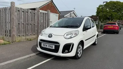 Used Citroën C1 Platinum 68 HP (50 kW) 2013 White Hatchback