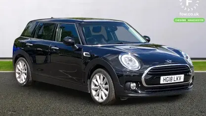 Usado Mini Cooper Clubman Chili 150 HP (110 kW) 2018 Preto Carrinha