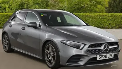 Usado Mercedes A180 Executive 136 HP (100 kW) 2020 Cinzento Citadino