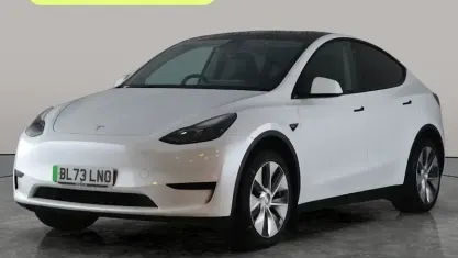 Begagnad Tesla Model Y RWD 254 kW (346 HK) 2023 Vit SUV