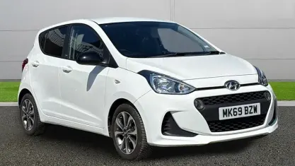 Used Hyundai i10 67 HP (49 kW) 2019 White Hatchback