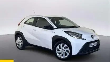 Used Toyota Aygo X PURE 72 HP (52 kW) 2025 SUV