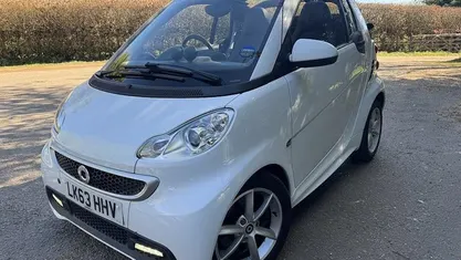 Used Smart ForTwo Cabrio Edition #1 71 HP (52 kW) 2013 White Cabriolet