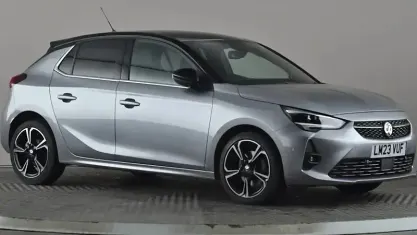 Usado Vauxhall Corsa Ultimate 101 CV (74 kW) 2023 Gris Utilitario