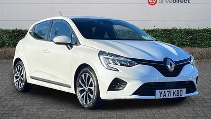 Used 2022 Renault Clio V Iconic Hatchback | £12,458 (Fair price)