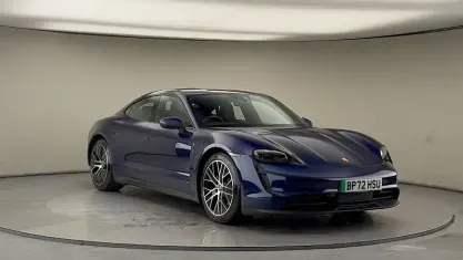 Usado Porsche Taycan Performance Package 350 kW (476 CV) 2023 Azul Berlina