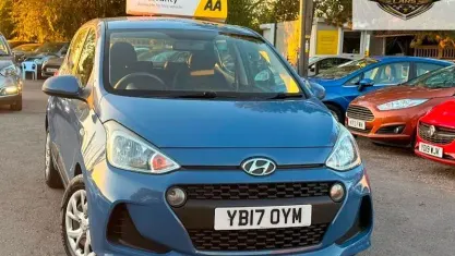Used Hyundai i10 SE 67 HP (49 kW) 2017 Blue Hatchback