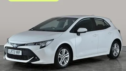 Used Toyota Corolla 122 HP (89 kW) 2022 White Hatchback